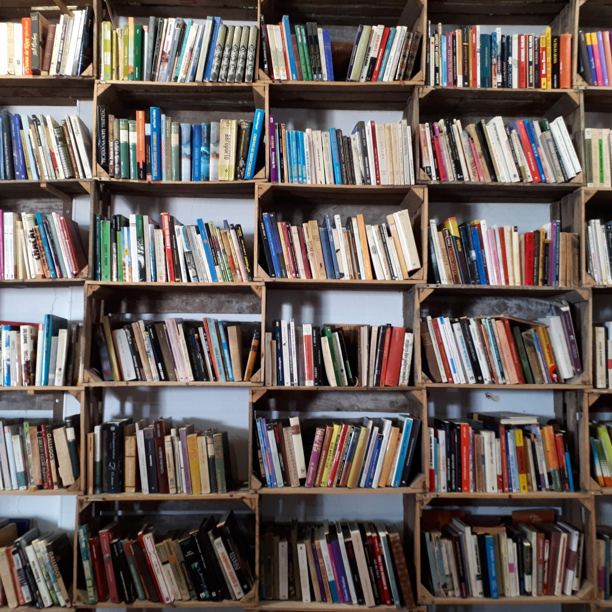 Bibliothek in Kisten